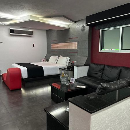 Kuboz Motor Hotel Запопан Екстериор снимка