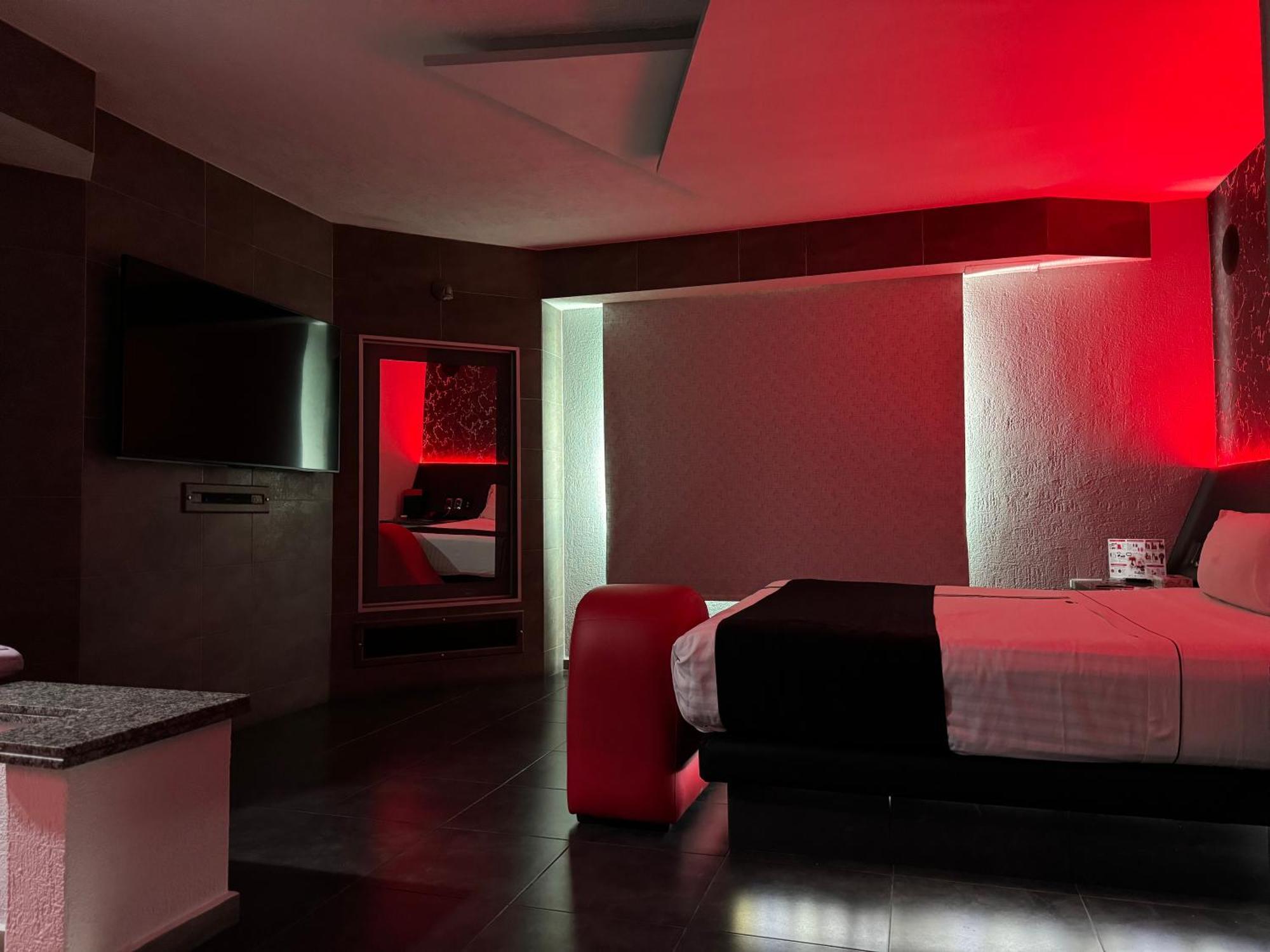 Kuboz Motor Hotel Запопан Екстериор снимка